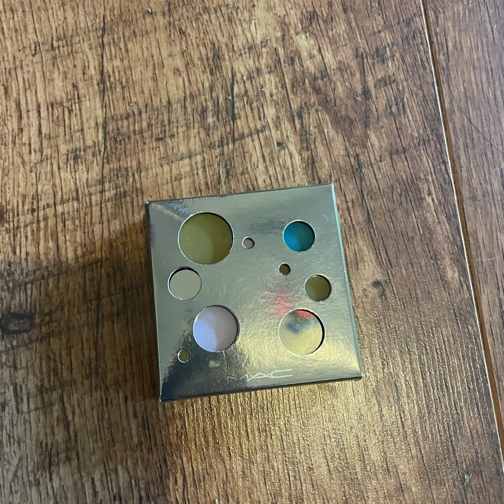 Mac eyeshadow palette